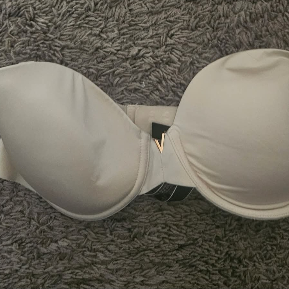 Elegant Cream Strapless Bra